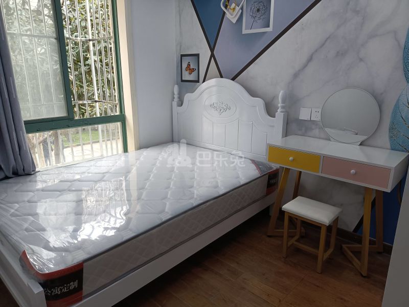 万兆家园叠彩人家7904580卧室图2