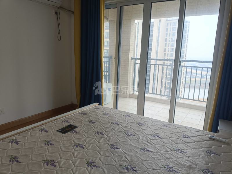 绿地滨江雅苑7939734卧室图6