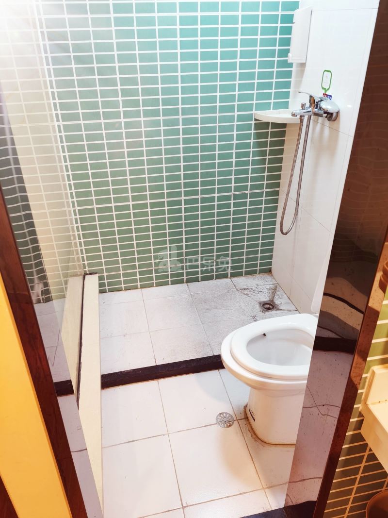 凌兆十村7989713卫生间图10