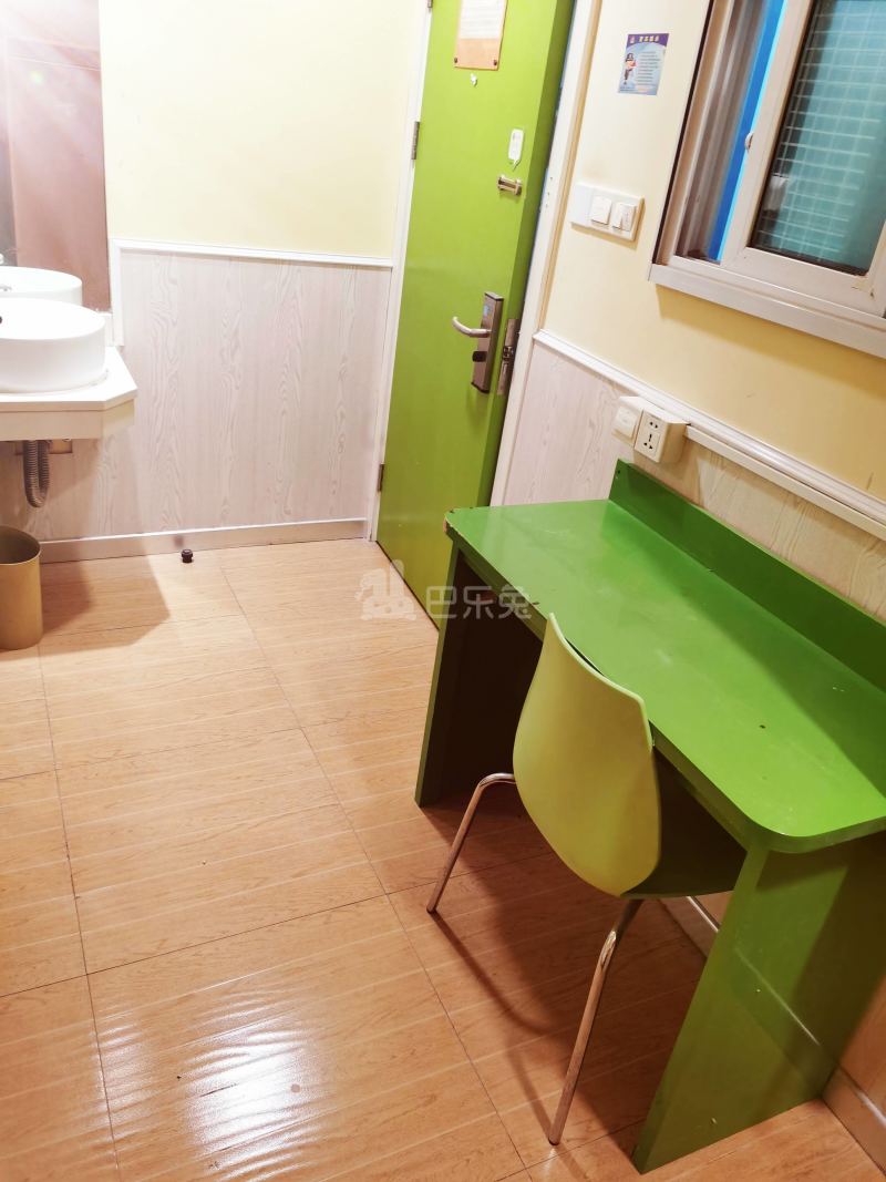 凌兆十村7989713卧室图7