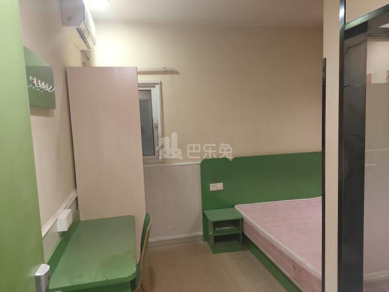 凌兆十村7989713卧室图3