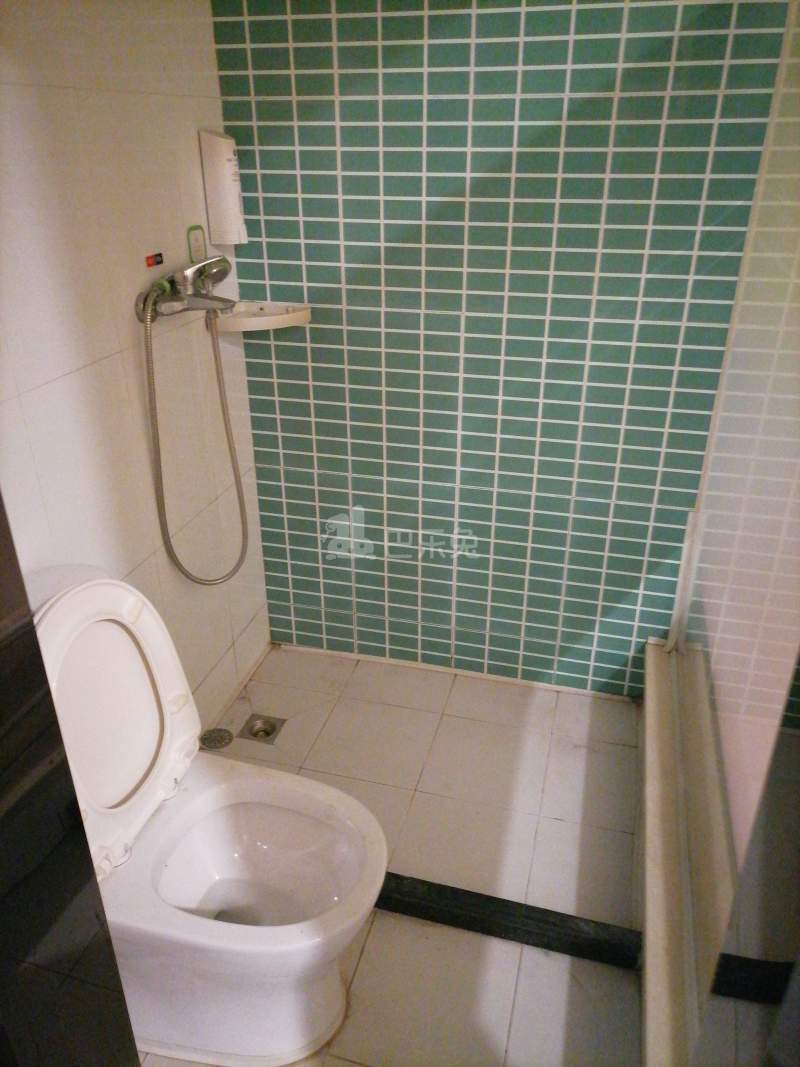 凌兆十村7989732卫生间图6