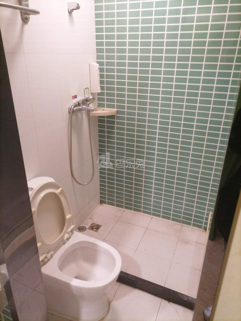 凌兆十村7989732卫生间图7