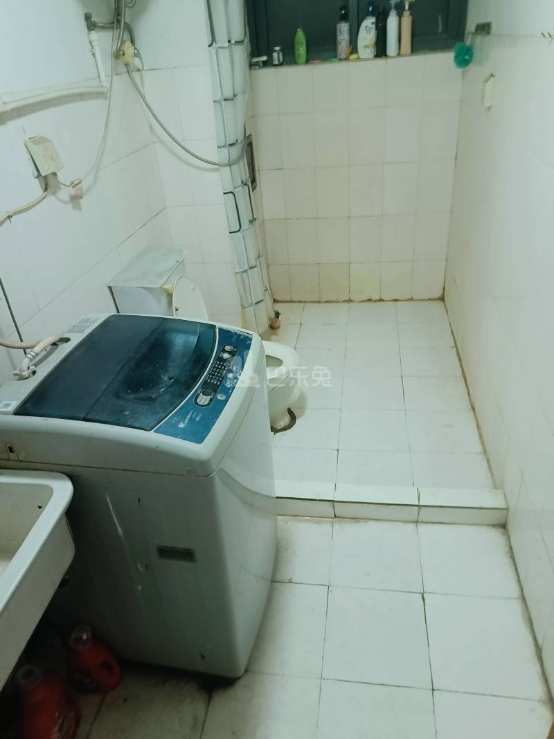 佳龙花园800159卫生间图5