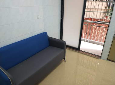 鹤边西周街七巷4号 1室1厅1卫