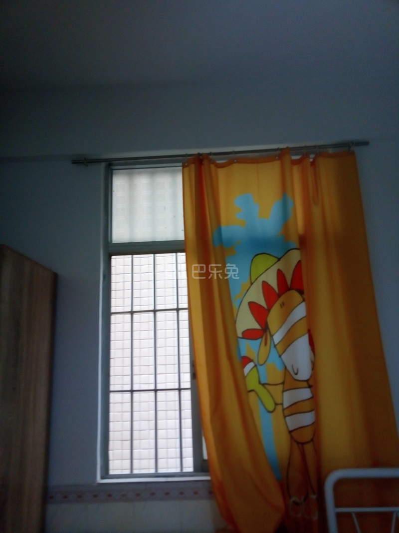 湘和公寓-龙归园夏官海街北七巷15号8066232卧室窗户图7