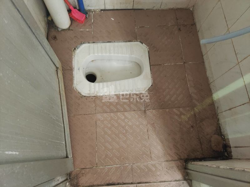 湘和公寓-龙归园夏官海街北七巷15号8066237卫生间图5