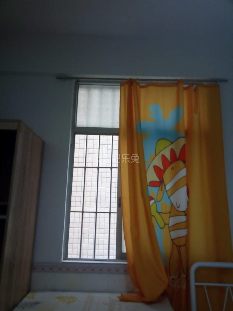 湘和公寓-龙归园夏官海街北七巷15号8066255卧室窗户图7