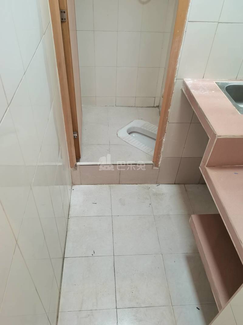 车陂东平大街二巷16号8066265卫生间图3