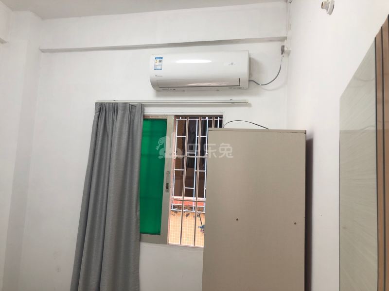 鹅掌坦西街40-1号8067343卧室图5