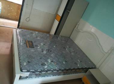 鹅掌坦西街40号 1室1厅1卫