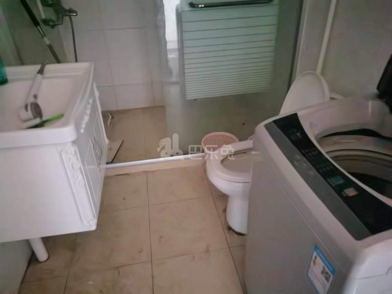 立跃路3800弄6547883卫生间图8