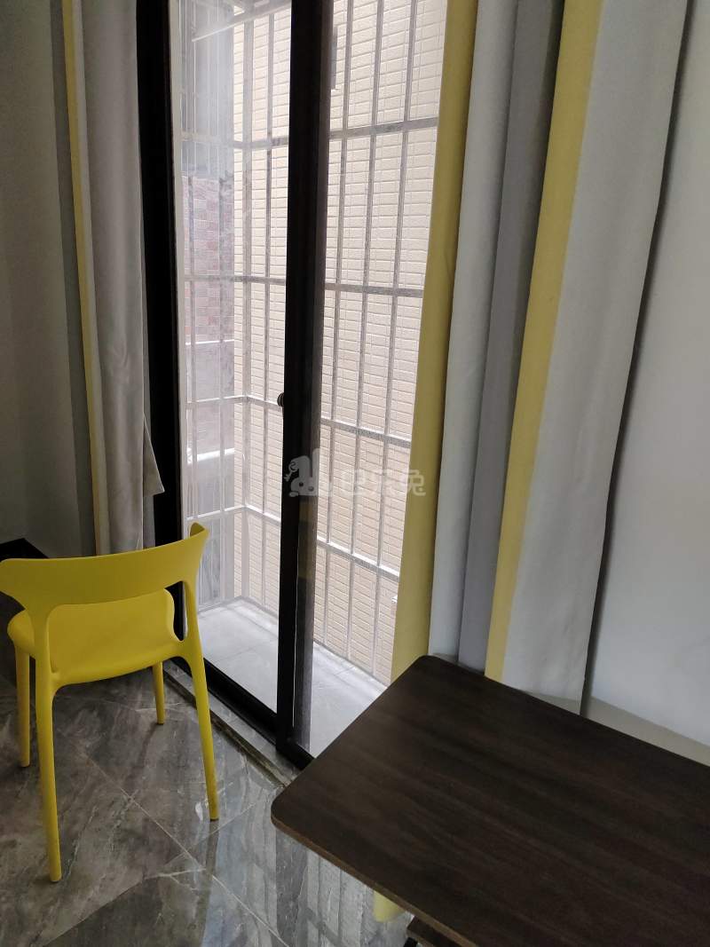 植村西北大街10号8155830卧室窗户图7