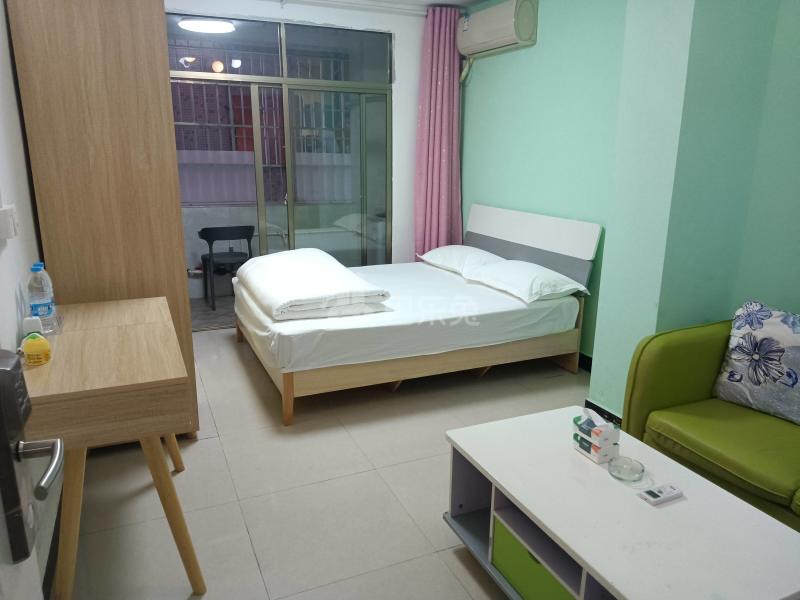 长湴东路71号8167844卧室图0