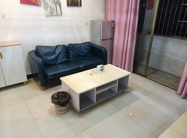 长湴东路71号 1室1厅1卫