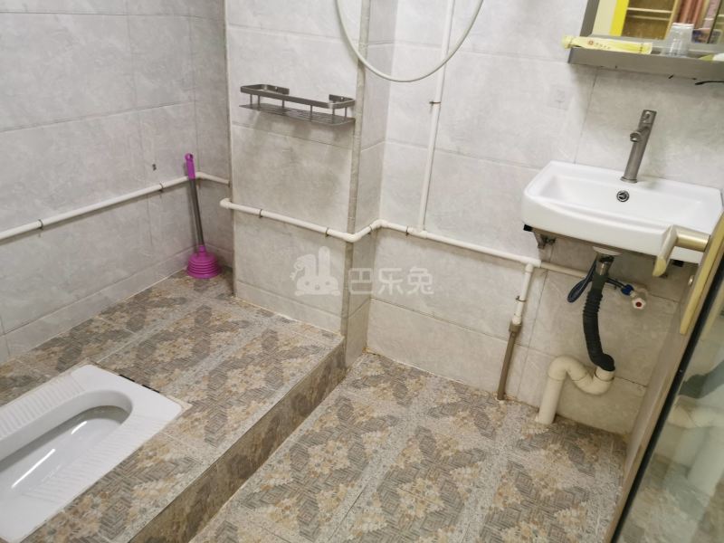 长湴东路71号8167858卫生间图3