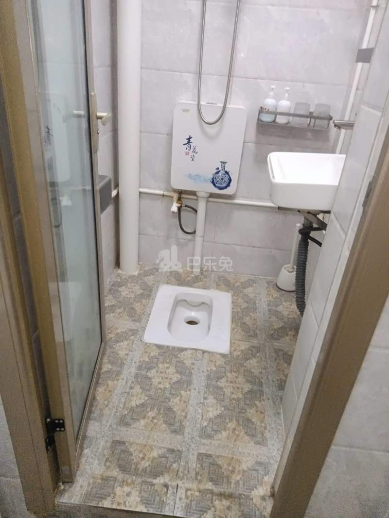 长湴东路71号8167898卫生间图6