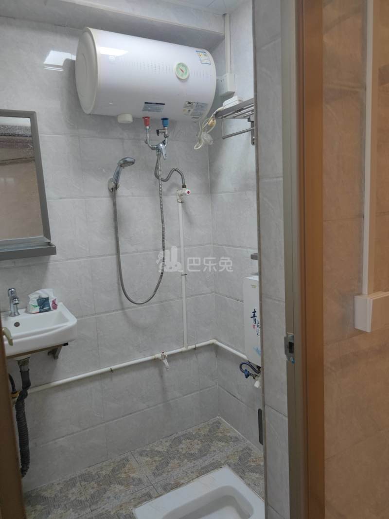 长湴东路71号8167926卫生间图4