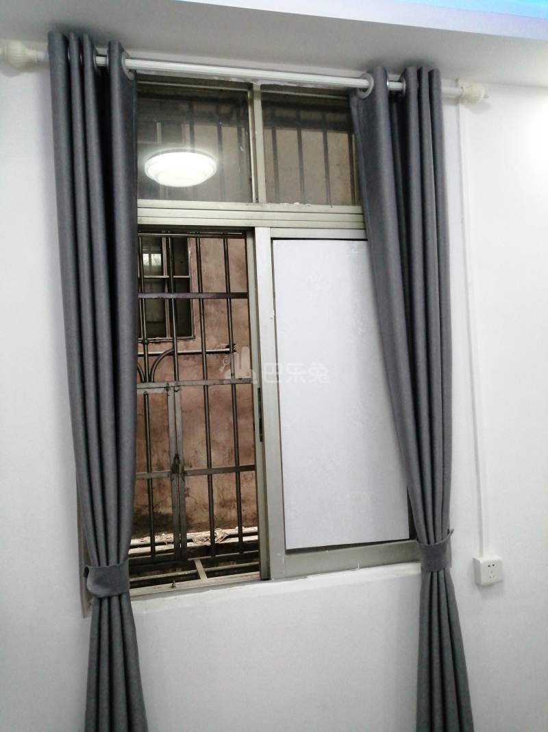 毓桂大街北三巷12号8178476卧室图0