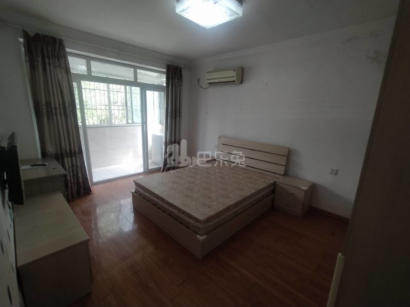 东体育会路400弄小区8204712卧室图2