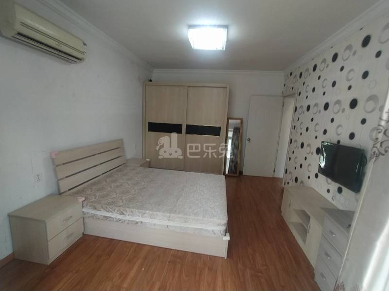 东体育会路400弄小区8204712卧室图0