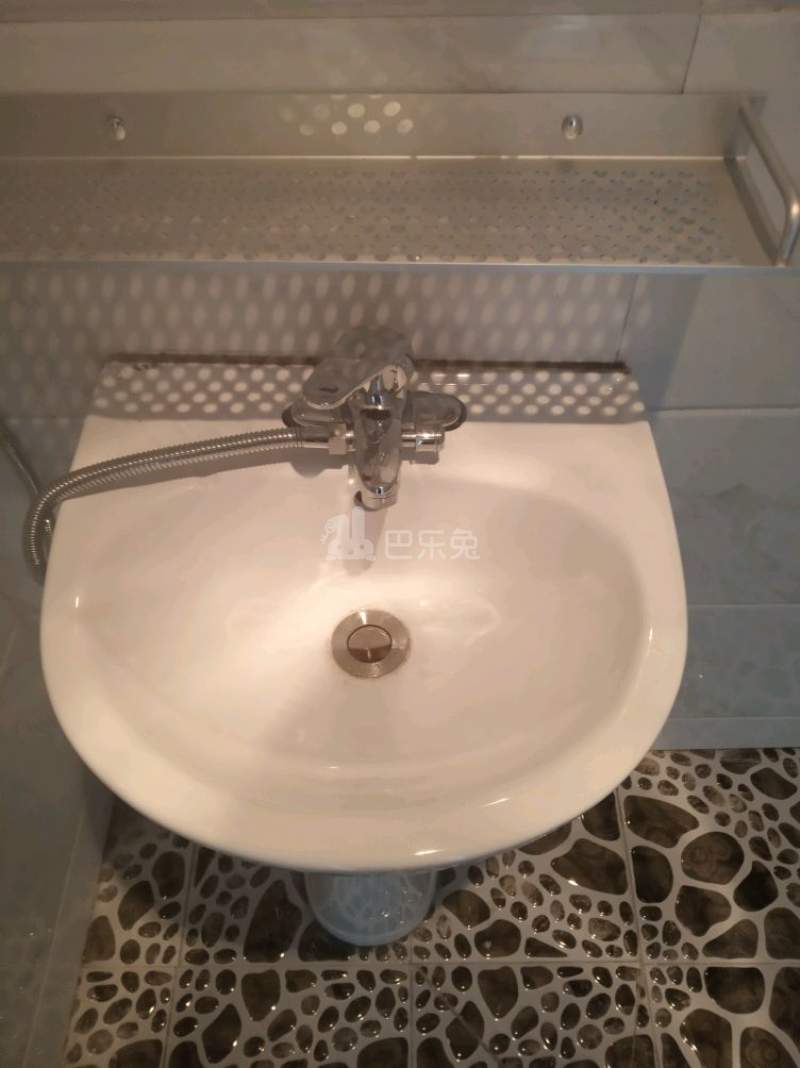 古桐二村820598卫生间图3