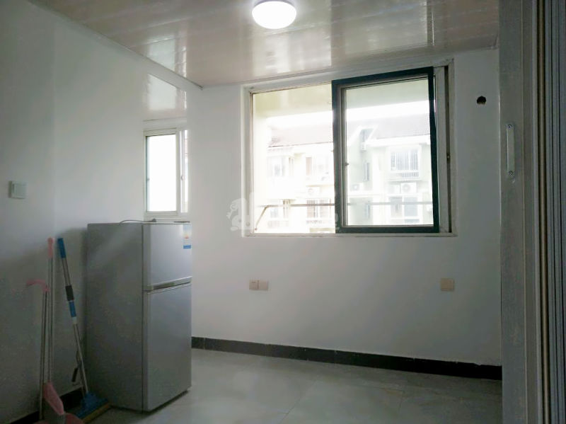 古桐二村820598客厅图0