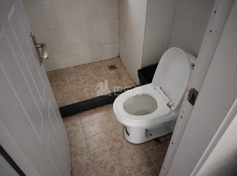 东旭雅苑西区821843卫生间图6