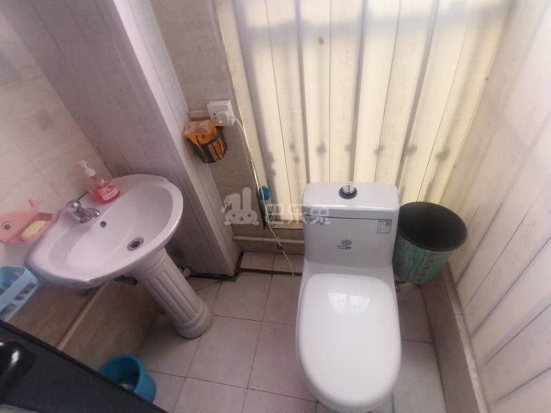 桐鹤名苑二区8222508卫生间图5