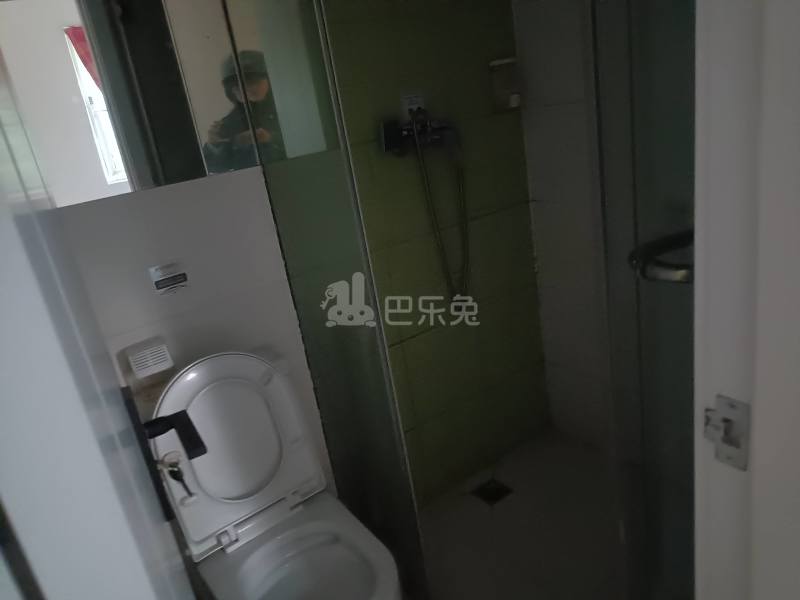 新市南路517号8235309卫生间图5