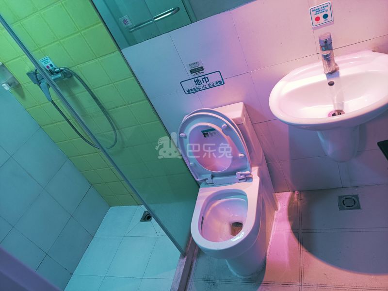 新市南路517号8235309卫生间图6