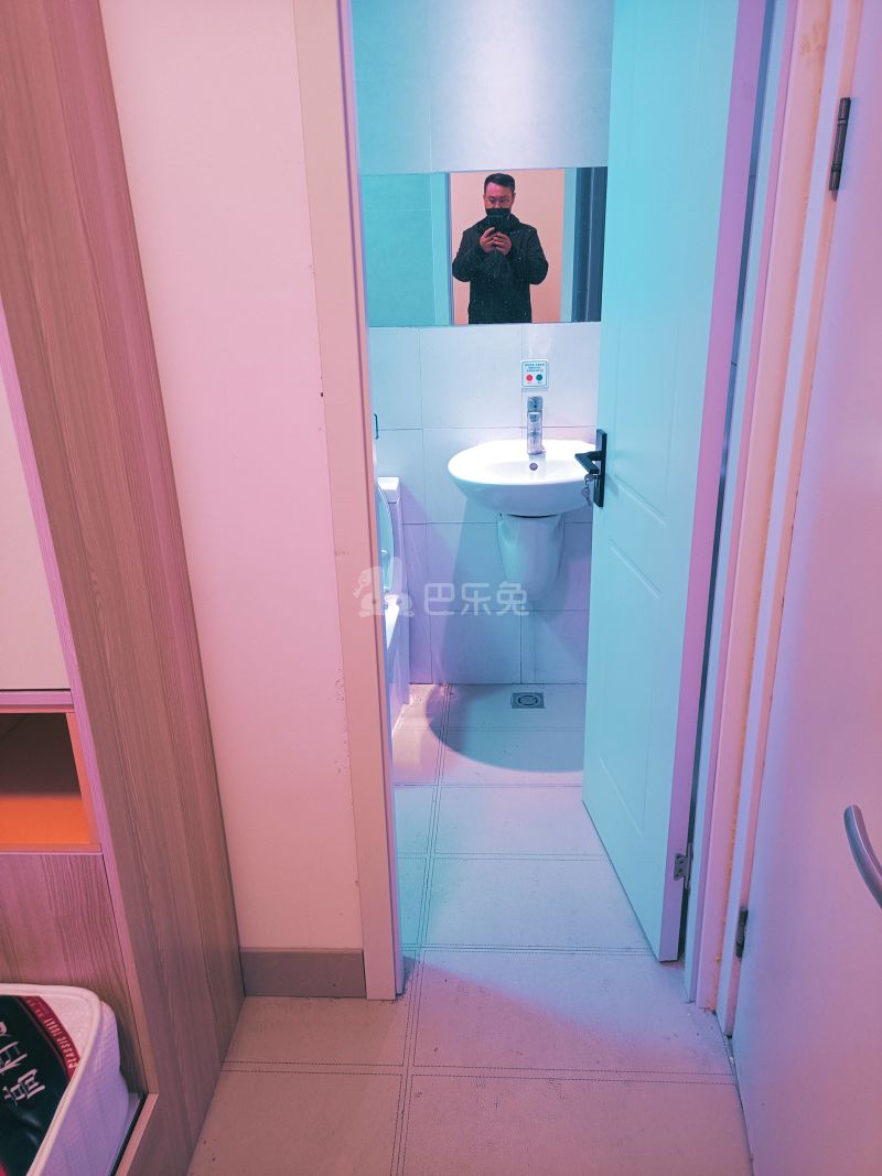 新市南路517号8235297卧室图4