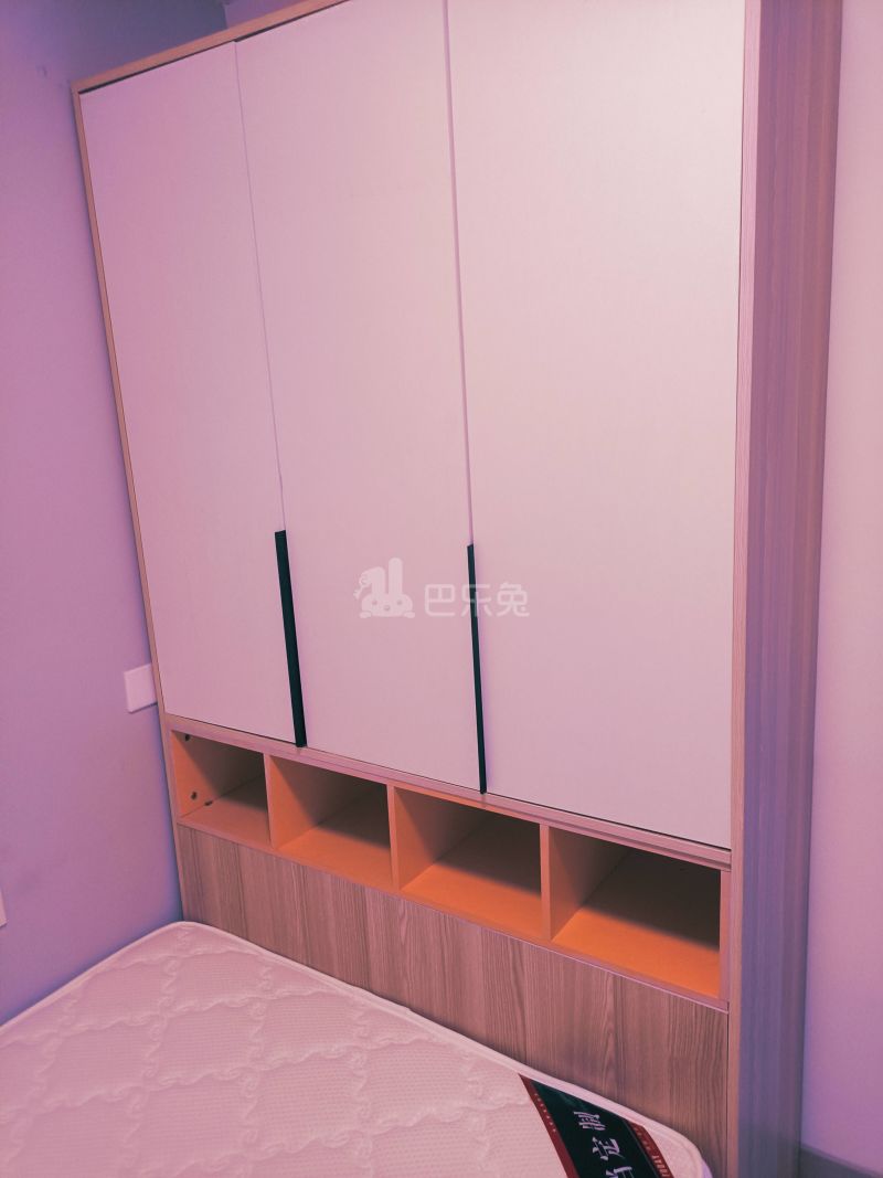 新市南路517号8235297卧室图1