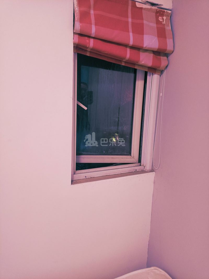 新市南路517号8235297卧室窗户图8