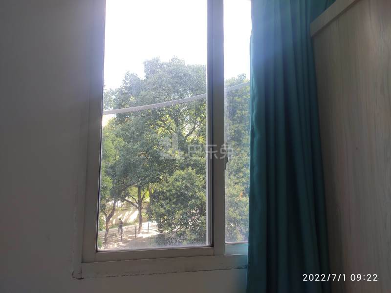 新市南路517号8235298卧室窗户图9