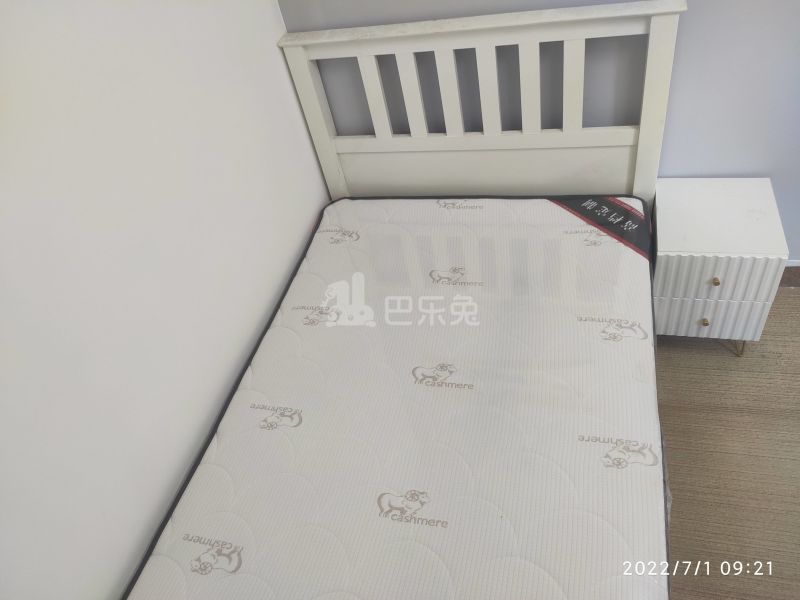 新市南路517号8235298卧室图3