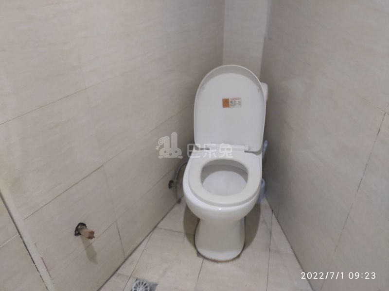 新市南路517号8235298卫生间图8