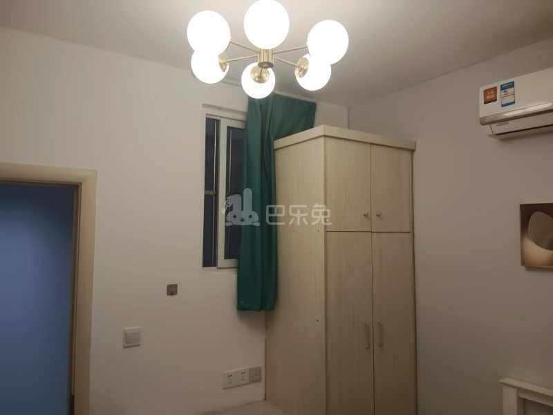 新市南路517号8235309卧室窗户图11