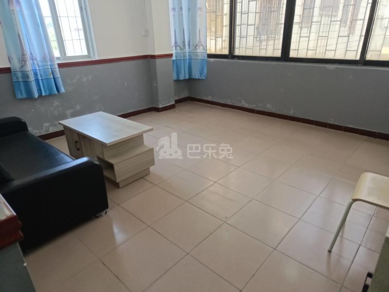 瑶台向阳大街十一巷18号8242126客厅图5