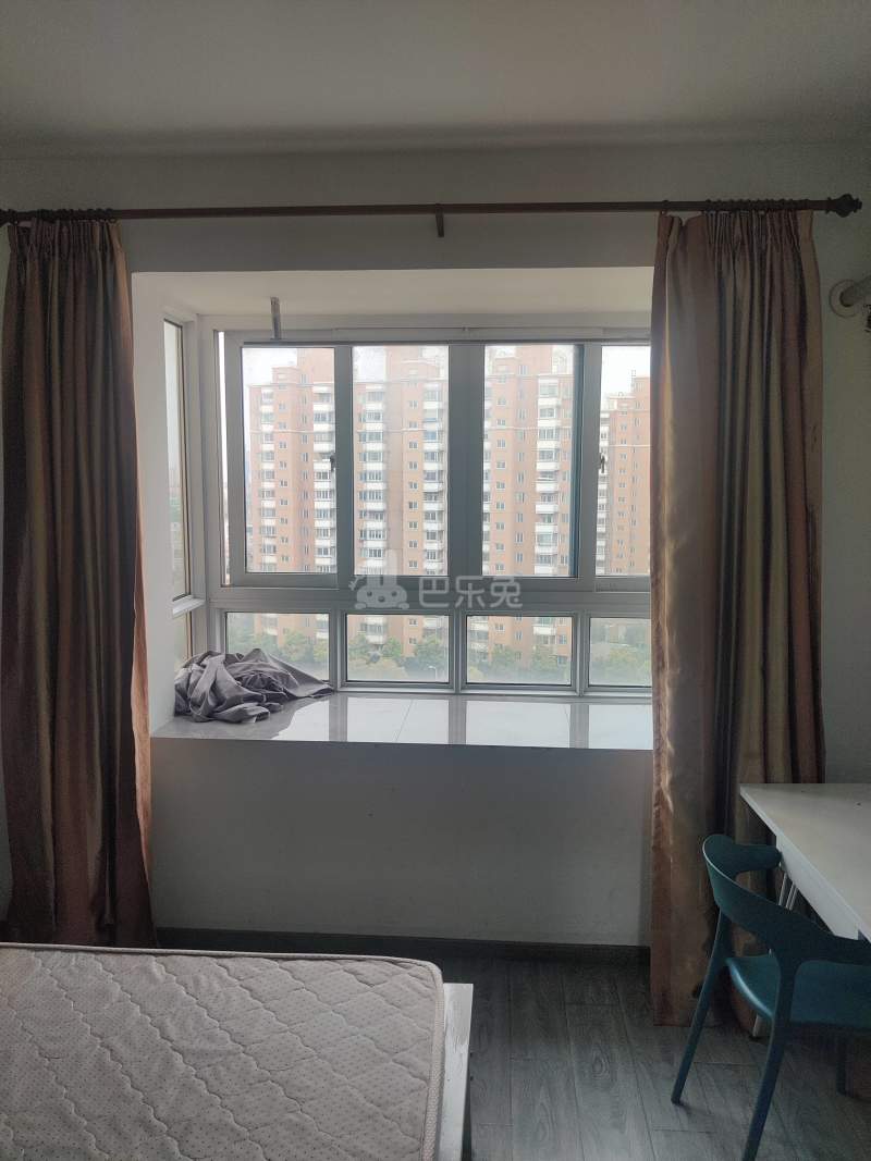 新月鸿锦苑2期西区8246605卧室窗户图10