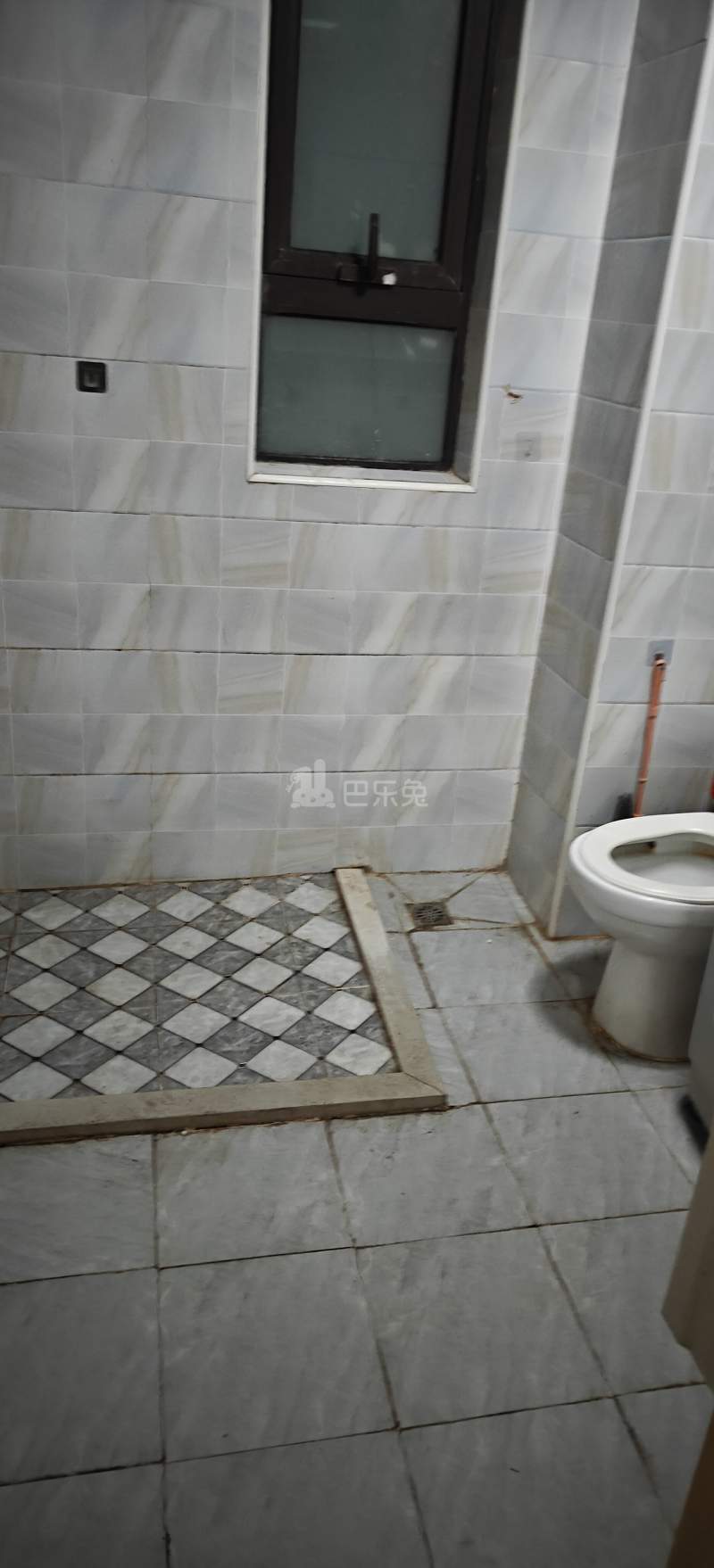 华钜御庭三期8253708卫生间图6