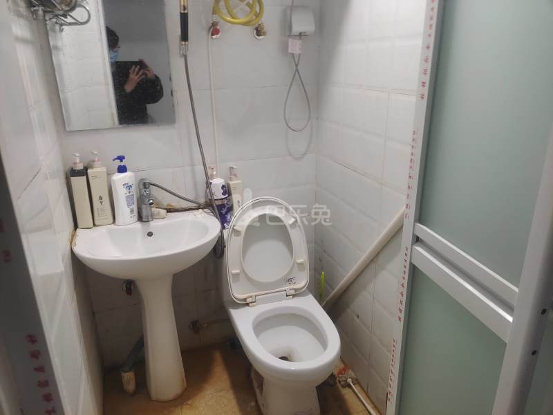 滨兴家园8325292卫生间图6