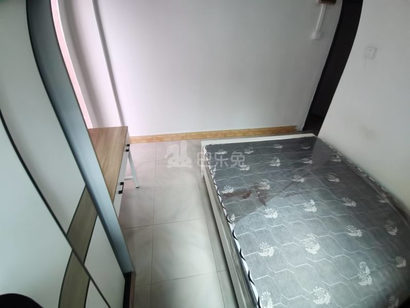 程界西石源大街二巷13号8329817卧室图3