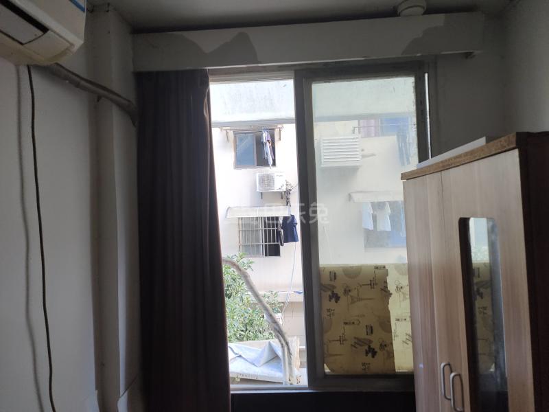 骆家庄西苑1区8351581卧室窗户图10