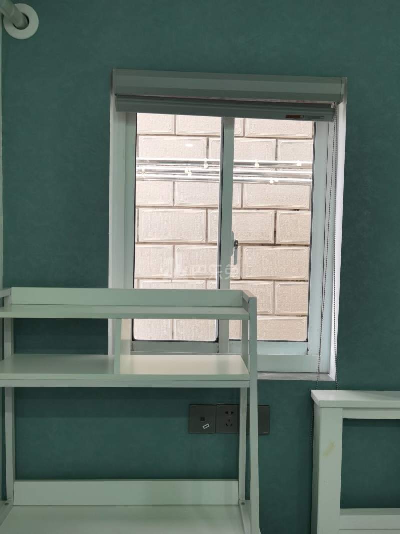 吕三村陶家宅（民房）8357587卧室窗户图7