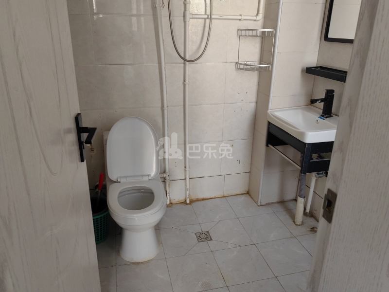 杨泰春城8367243卫生间图4