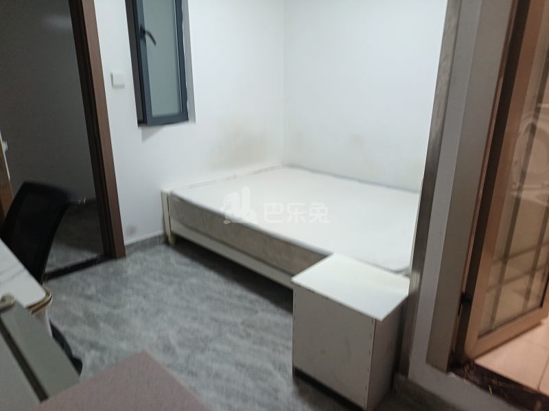 新翔公寓8398812卧室图2