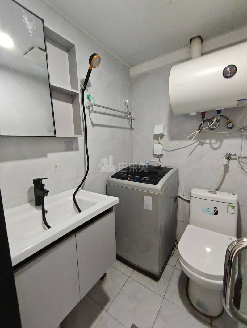 黄兴路1818号8401091卫生间图4