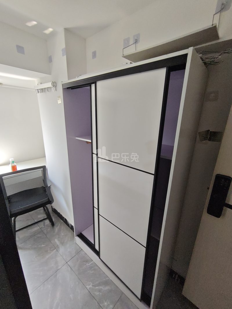 黄兴路1818号8401091卧室图3