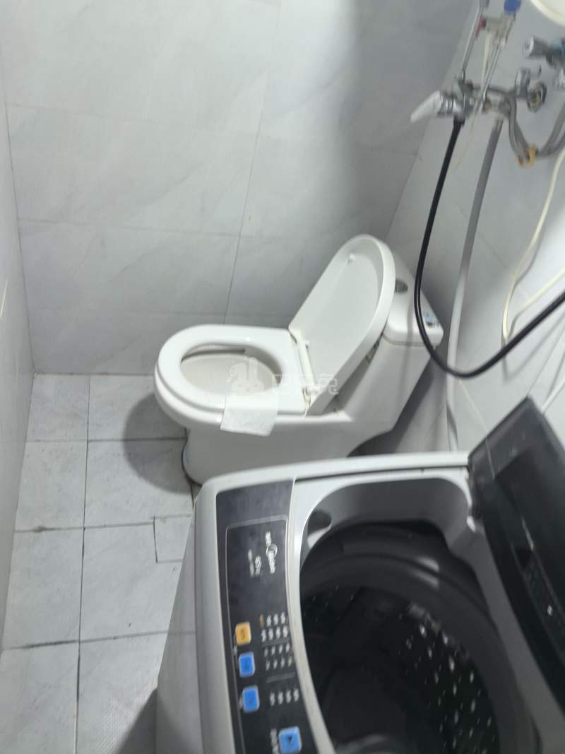 黄兴路1818号8401107卫生间图4